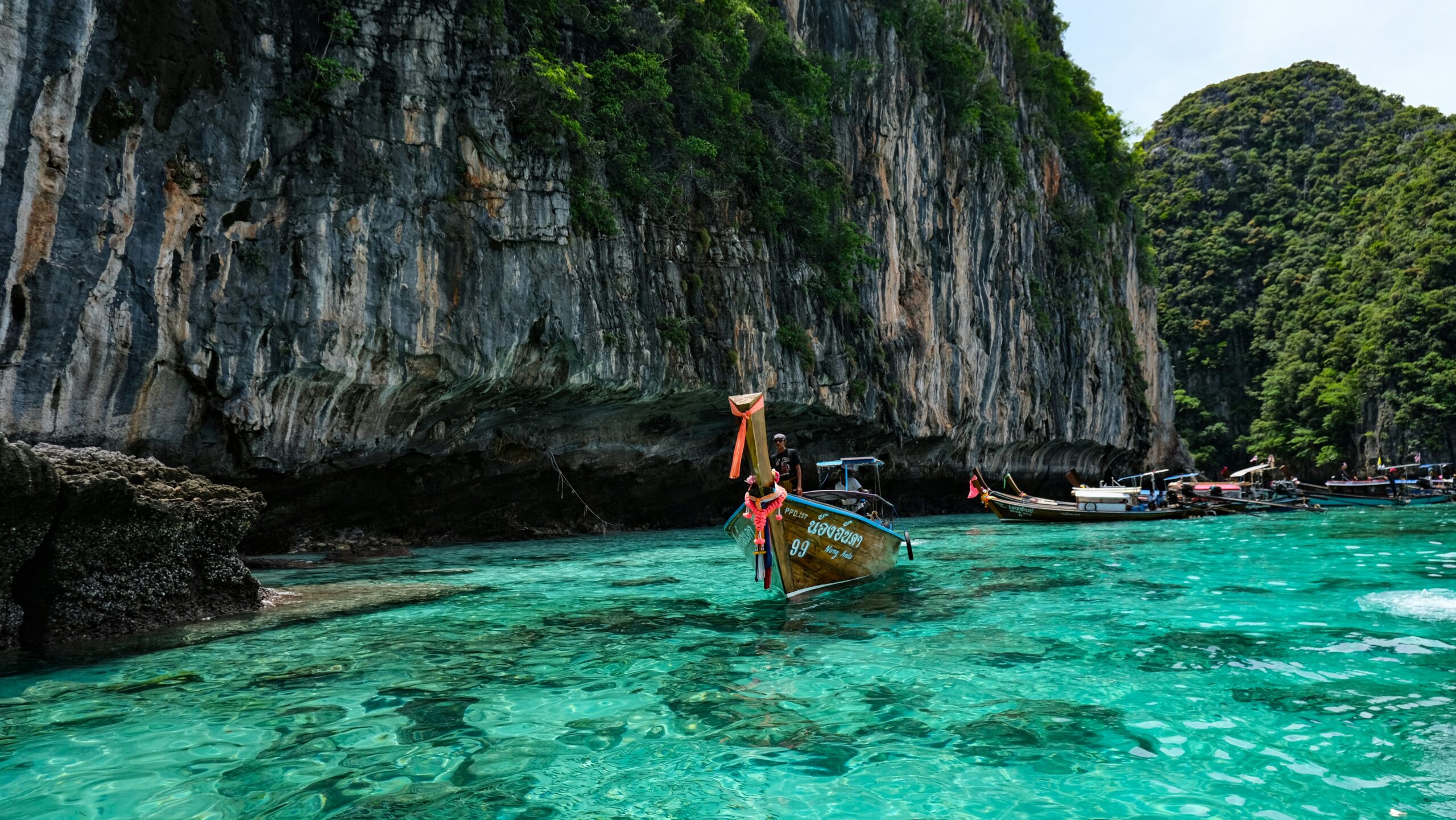 Boat phi phi island