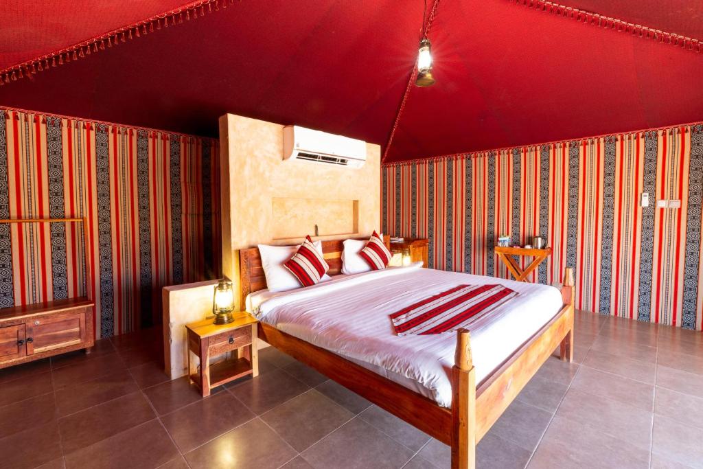 Thousand nights camp